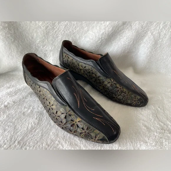 Pikolinos women's slip-on Sz 9 leather embroidered floral cut-out - Picture 3 of 6